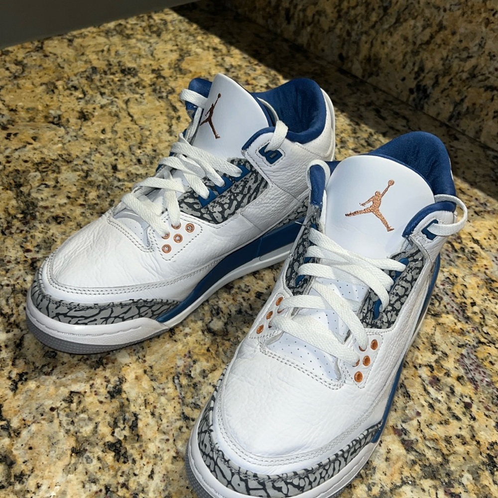 Air Jordan sneakers Size 7Y “3 Retro 'Washington Wizards”